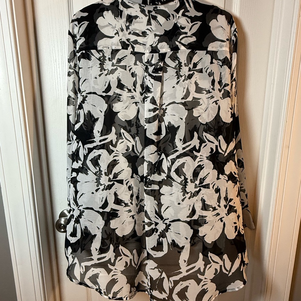 NEW Lane Bryant Silhouette Floral Button Down Shirt Top Sz 22/24 - Picture 5 of 9